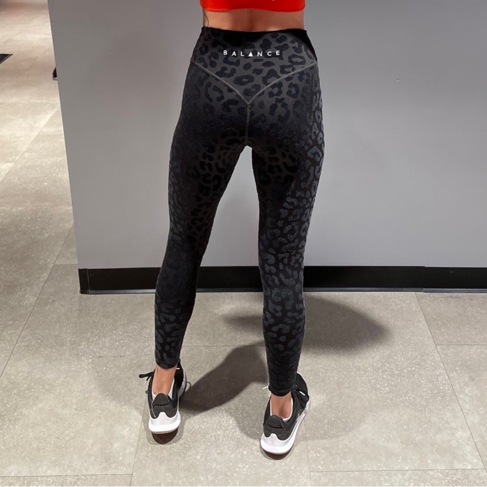 Balance athletica flocked midnight leopard legging